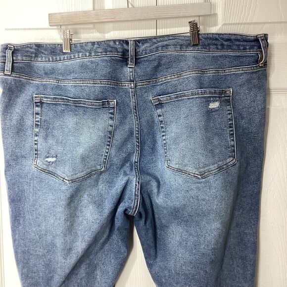 Lane Bryant Distressed Jeans Mid-Rise Flare Signature Fit Flex Magic 28 - Picture 6 of 12